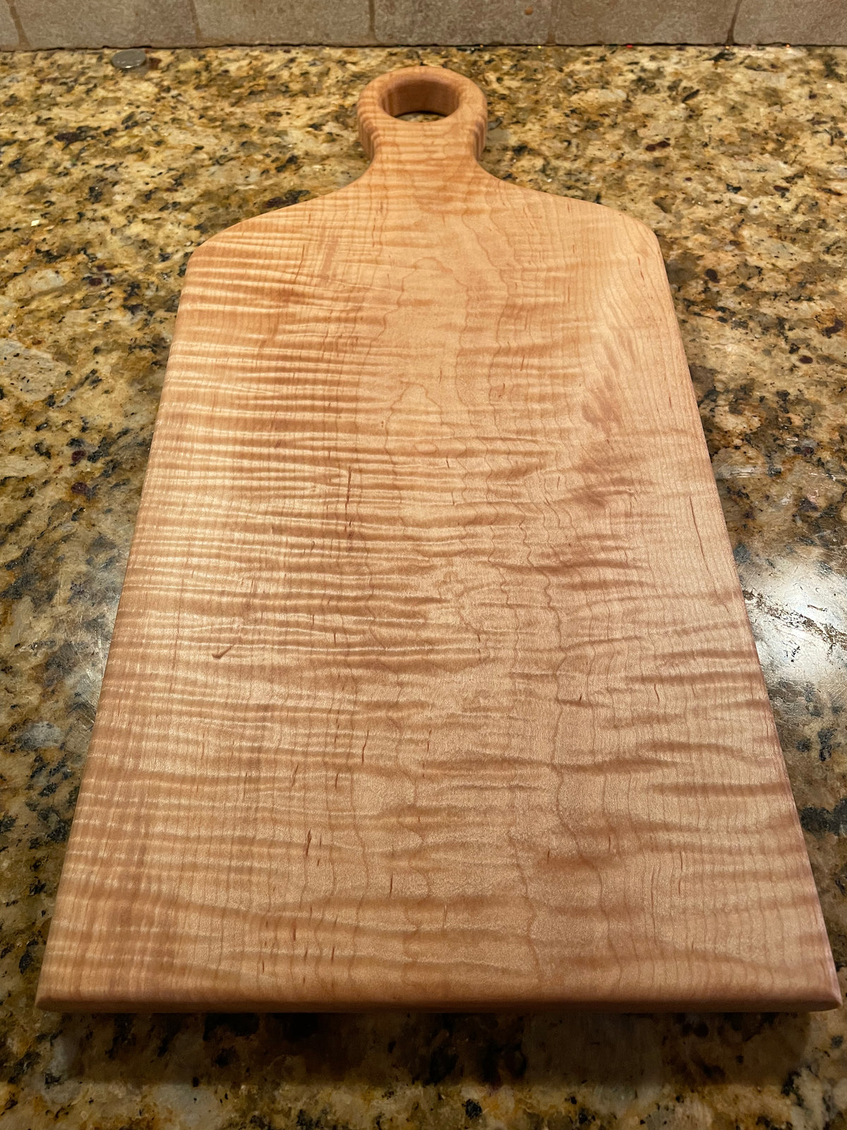 Thick Tiger Maple Cutting Board with Organic Live Edge - Handcrafted Wood -  Personalized Wedding Gift - Charcuterie Board 788 — Rusticcraft Designs